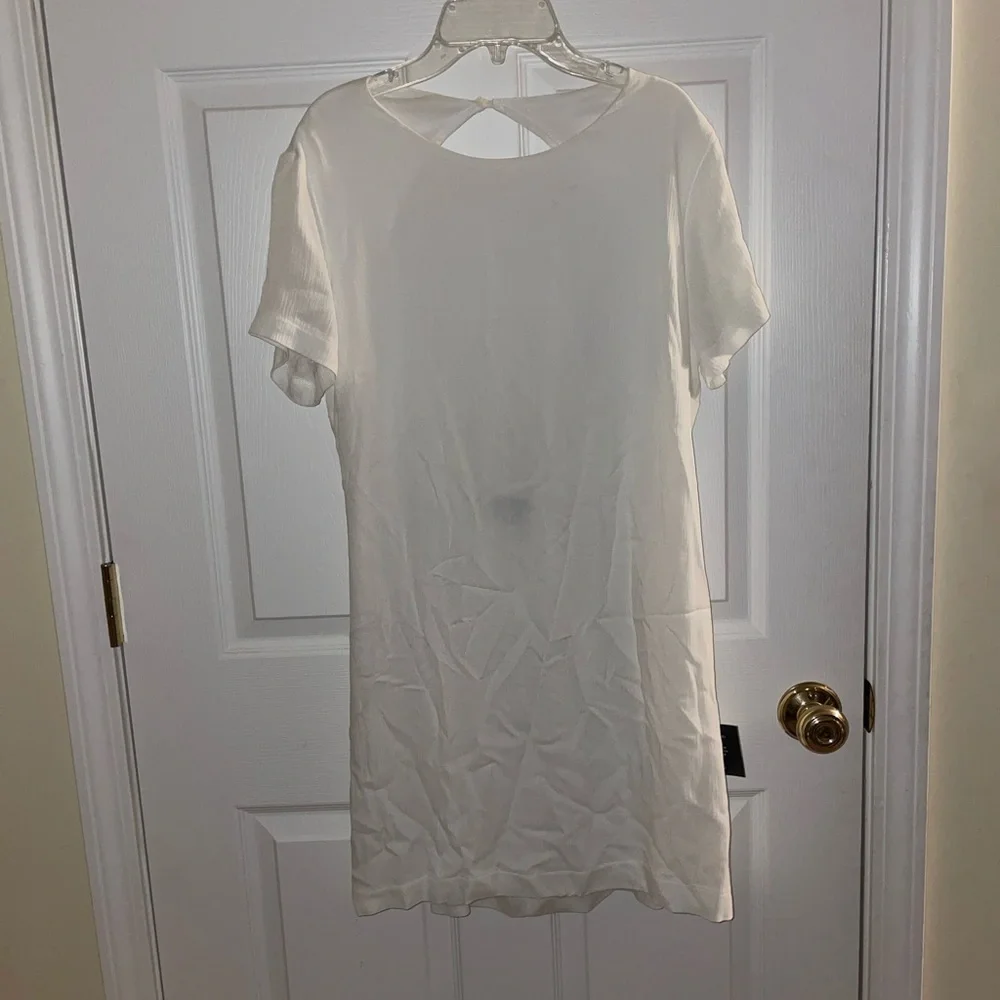 Lulu’s open back dress - Picture 2 of 3